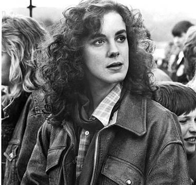 Elizabeth Perkins Young Picture